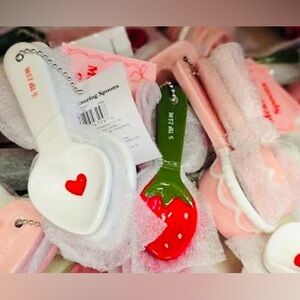 Target Bullseye Valentine’s Day Measuring Spoons Set of 3 Cake Hearts Strawberry
